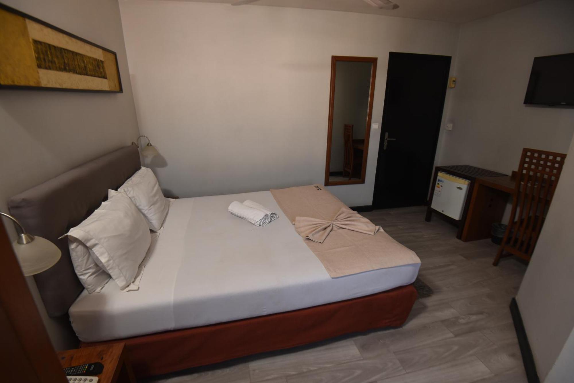 Sole Hotel Антананаріву Екстер'єр фото